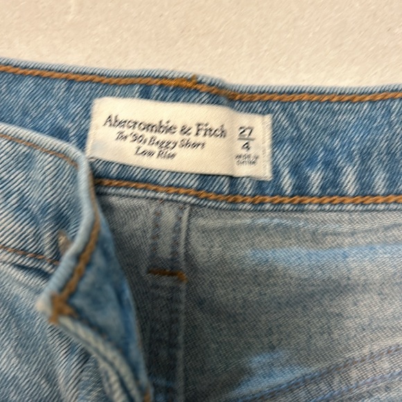 Abercrombie and Fitch 90’s Baggy Short Low Rise - Picture 2 of 6